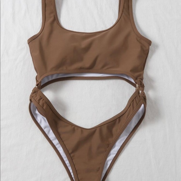 Cut-Out One Piece Swimsuit - Picture 2 of 5